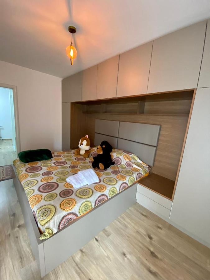 Elegant Apartment In City Centre Pristina Kültér fotó